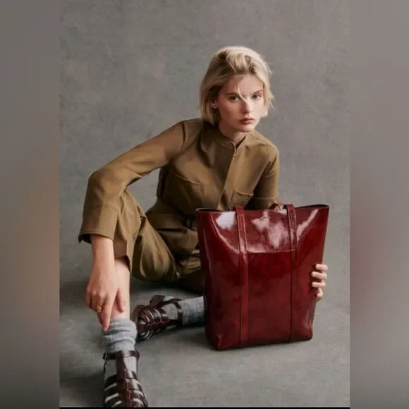 SEZANE Patent Leather Tote Bag In Mahogany - Picture 5 of 17